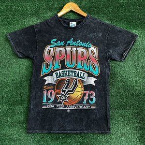 San antonio spurs Tshirt size medium